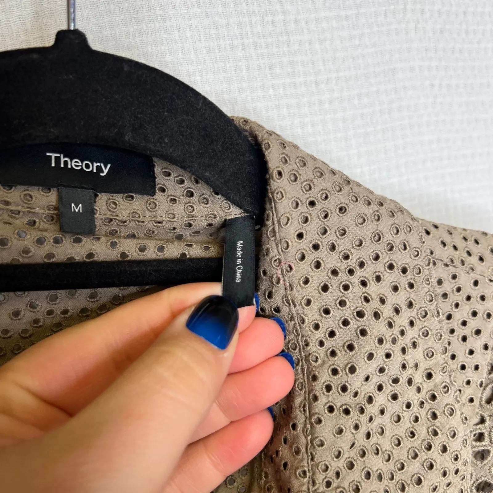 Theory Brown Nova Eyelet Ruffle Sleeve Button Up Shirt Top Women's Size M - Image 4