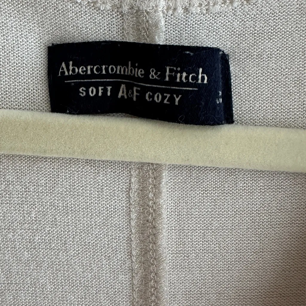 Abercrombie & Fitch Soft & Cozy White V-Neck Sweater T-Shirt, Size XS - Image 12