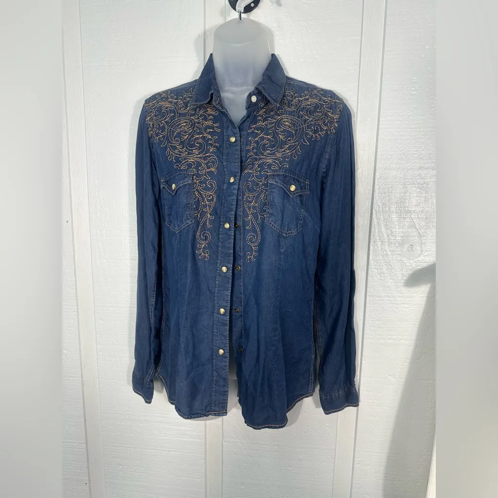 Panhandle Blue Chambray Embroidered Long Sleeve Button Down Shirt Size Small EUC - Image 2