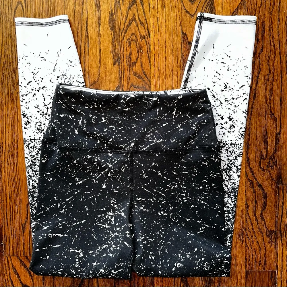 Evolution and creation 🦋 NWOT  Leggings Two-Tone Small S - Image 6