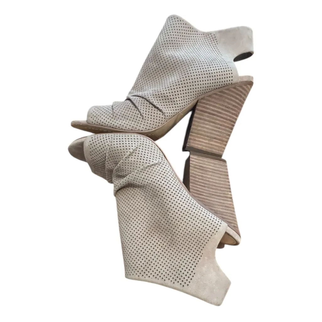 Vince Camuto Kentvi‎ Peep Toe Booties Sandals Women’s 8M Tan Cut Out Heels Zip Size 8 - Image 14