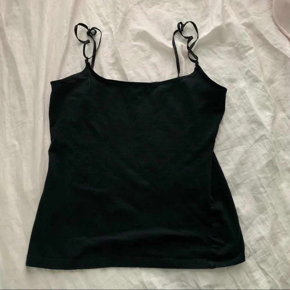 black basic cami - Image 2