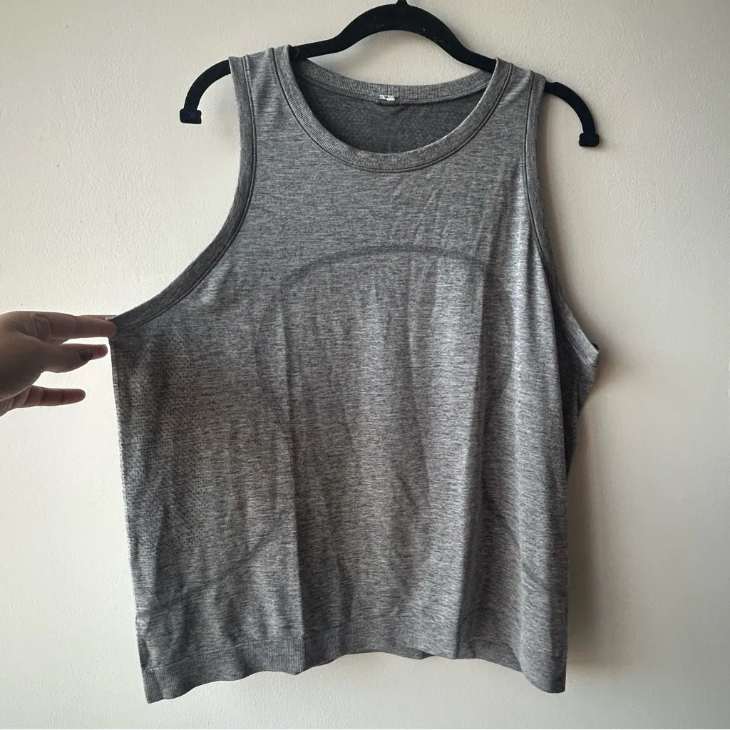 Lululemon Gray Relaxed Fit Swiftly Tank Sz 10 - Image 2