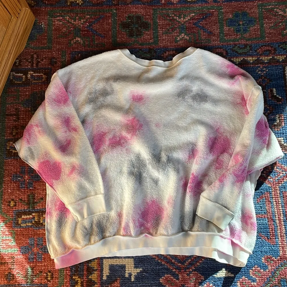 Free People Pink White Kelly Tie Dye Sweatshirt soft fleece warm lounge medium - Image 3