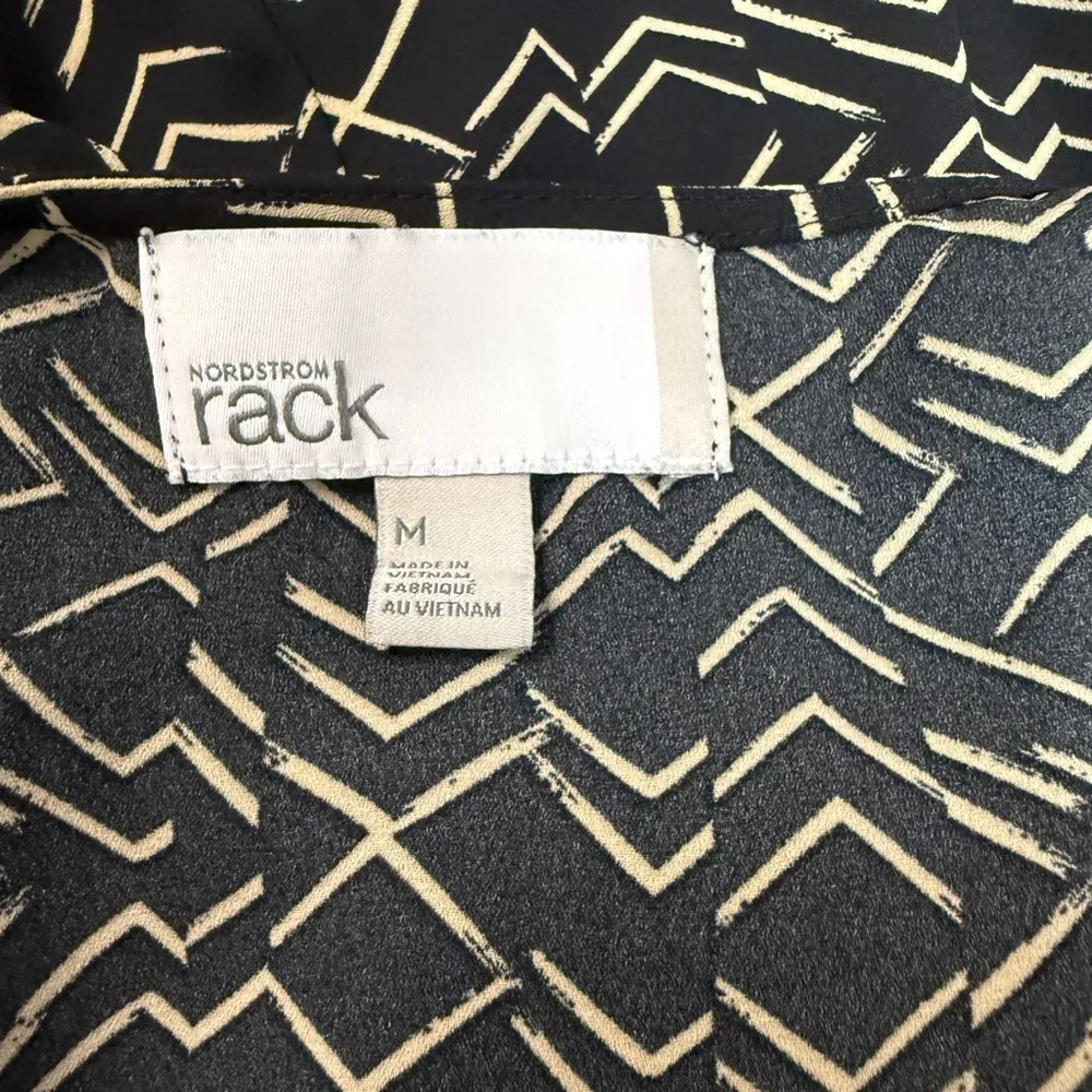 Nordstrom Rack Women's Black & Tan Broken Diamonds V-Neck Flutter Sleeve Blouse - Image 7