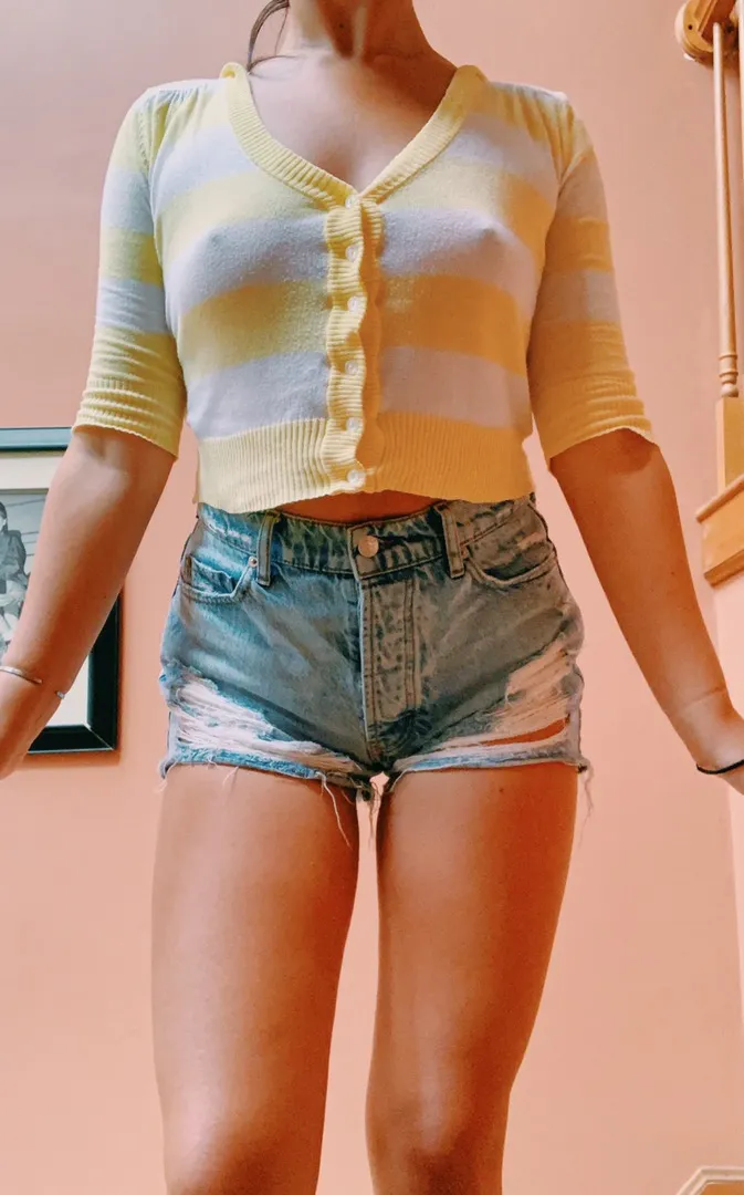 Yellow And White Striped Cropped Sweater Top - Image 5