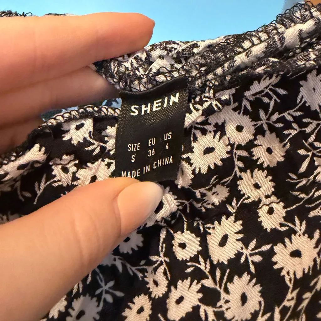 SHEIN Black and White Floral Skirt - Image 3