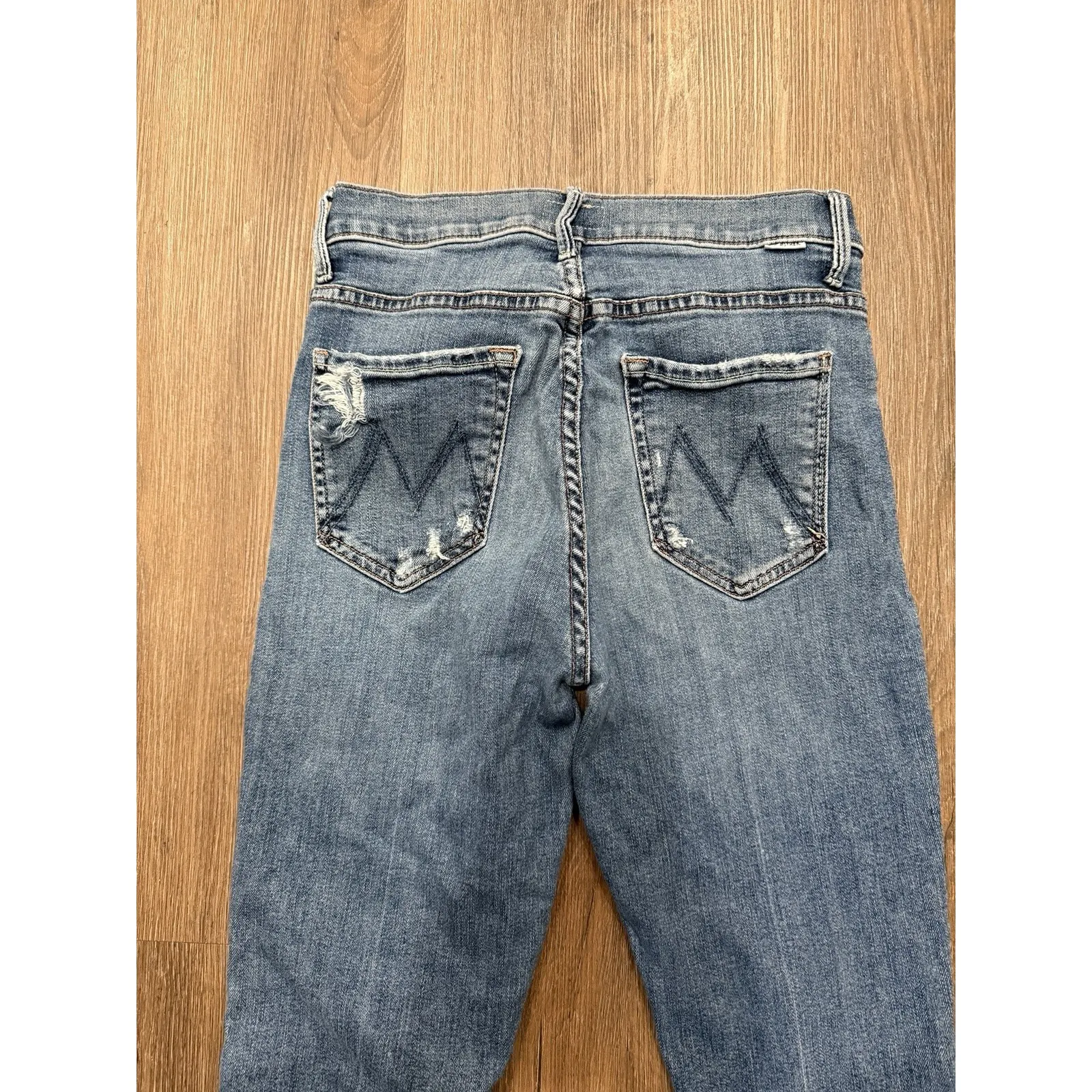 Mother The Insider Crop Step Chew in Dancing on Coals Distressed Blue Jeans Sz26 Size 26 - Image 3