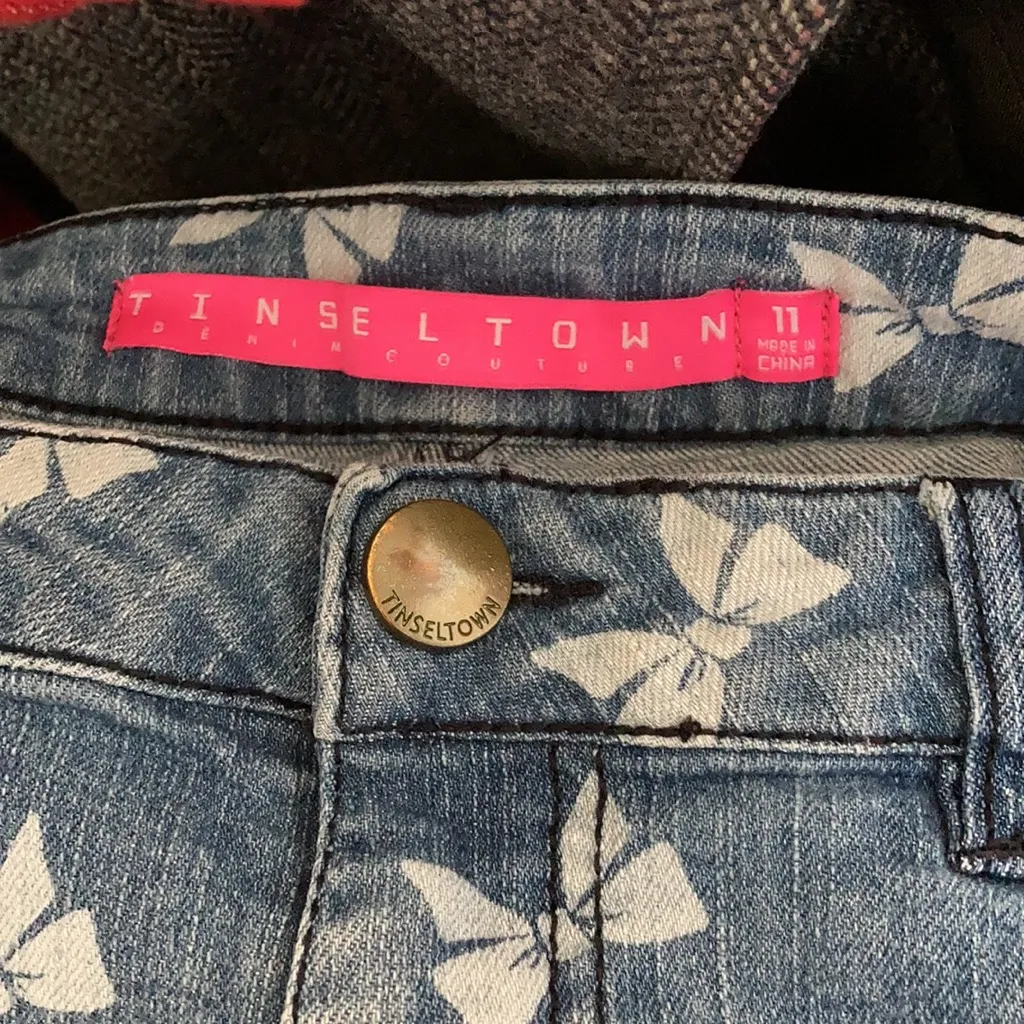 FINAL MARKDOWN Junior Tinseltown shorts 11 - Image 4