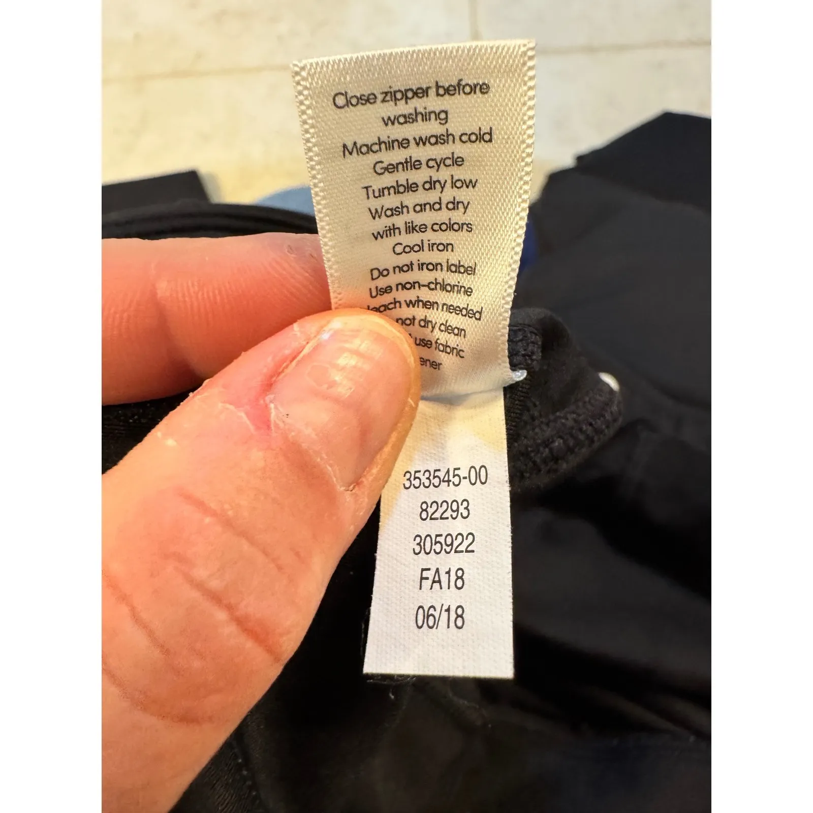 Athleta Contender Reflective Running Leggings Black Size M - Image 6