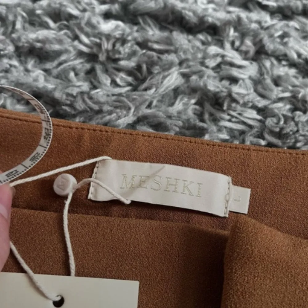 Meshki Sofia high rise straight leg trouser pants size large camel - Image 6