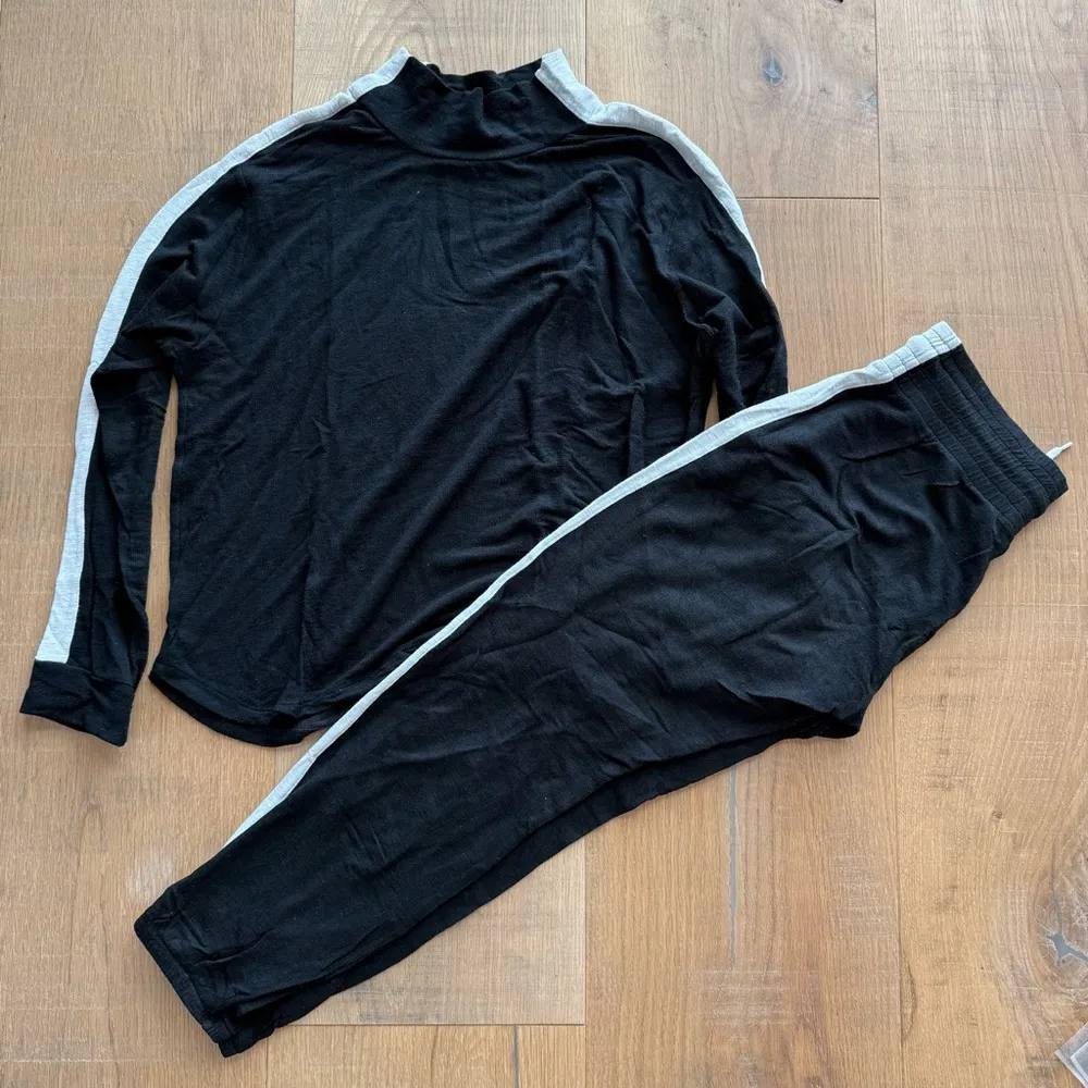 MONROW Black with Gray Stripe Sweat Set - Image 6