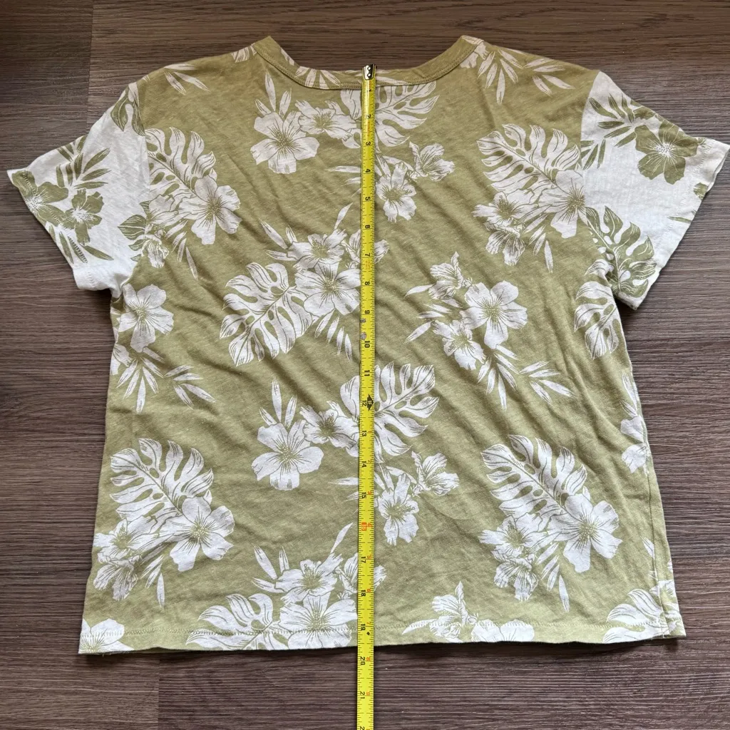 American Eagle Outfitters Green and White Floral Top‎ - Image 4