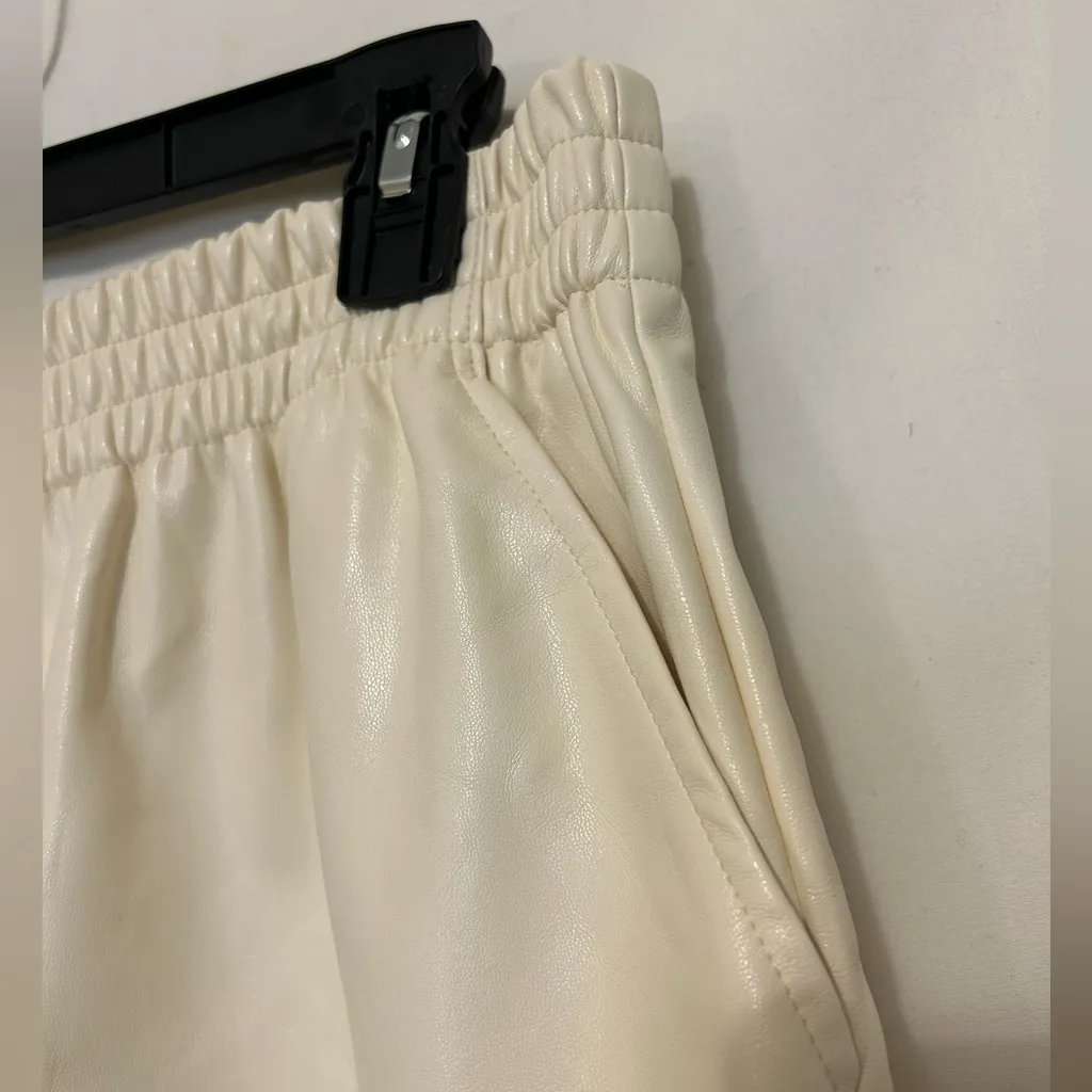 NWT Steve Madden Fonda Shorts Size‎ Medium - Image 3
