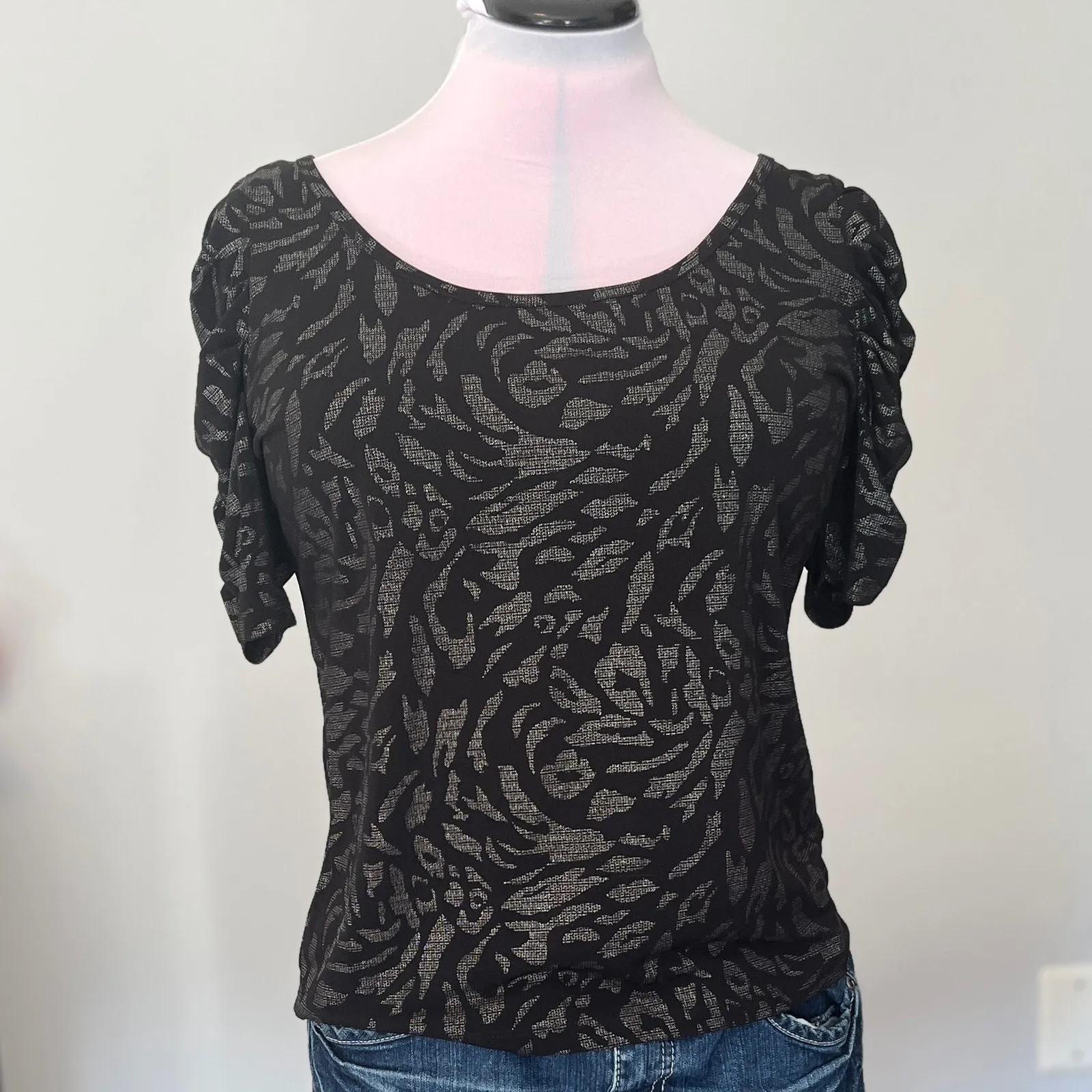 Worthington | Slinky Animal Print Top | Size M | Sparkly Ruffle Sleeve Blouse - Image 2