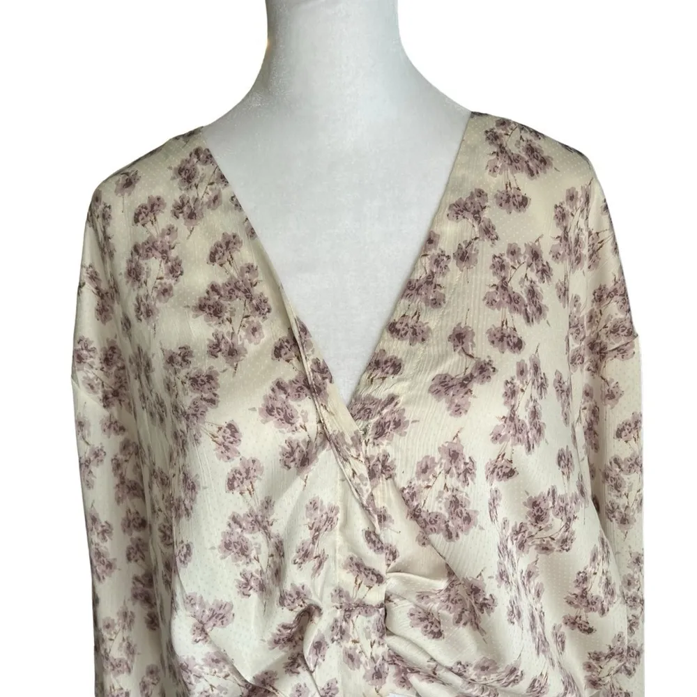Astr The Label - NWT Long Sleeve Floral Crop Side Zip Blouse Sz L - Image 2