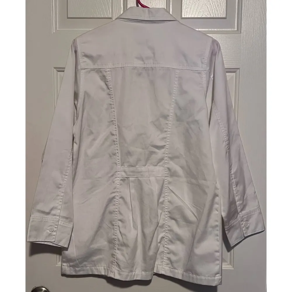 Carhartt Women's White Button Front Two Pockets Jacket Size S 29" Long x 20" PTP - Image 2