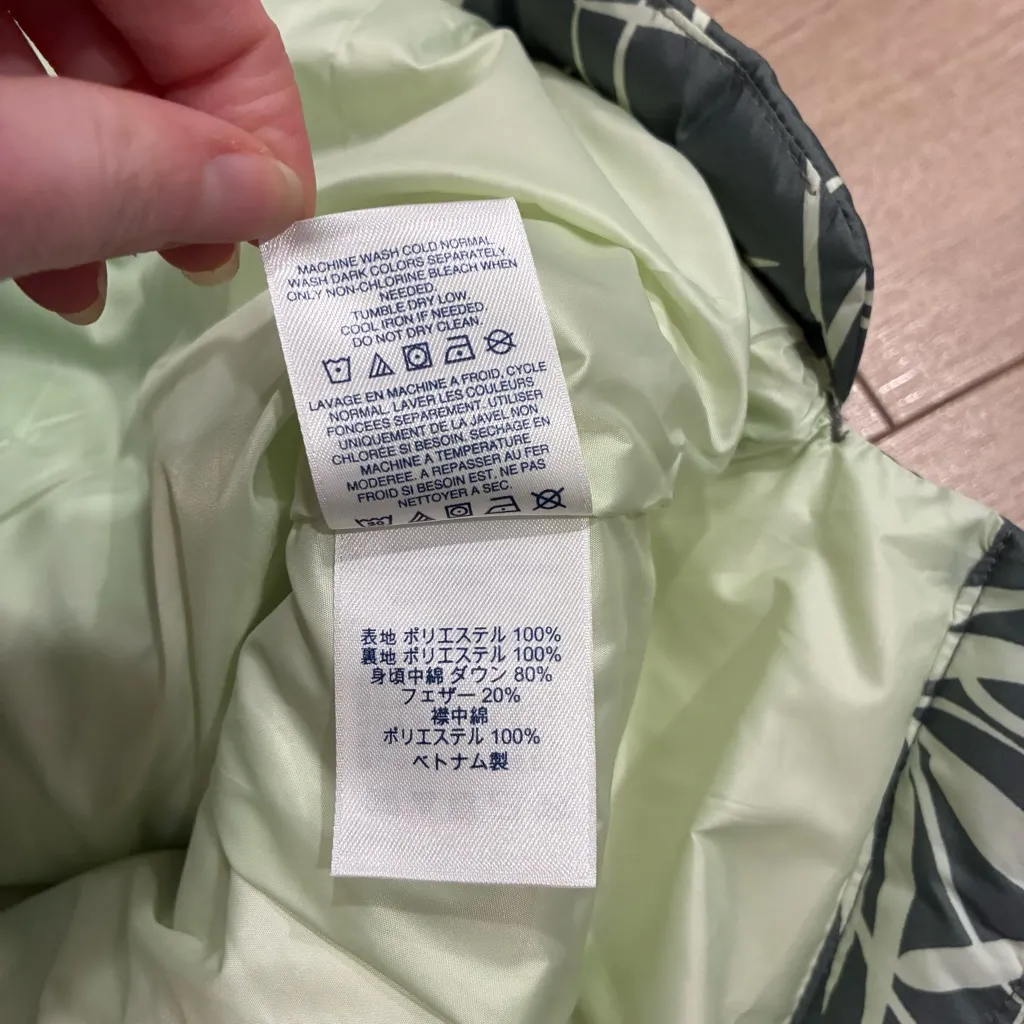 NWT Lands’ End Women’s Down Filled Puffer Vest 600 Fill Green Palm Size S - Image 5