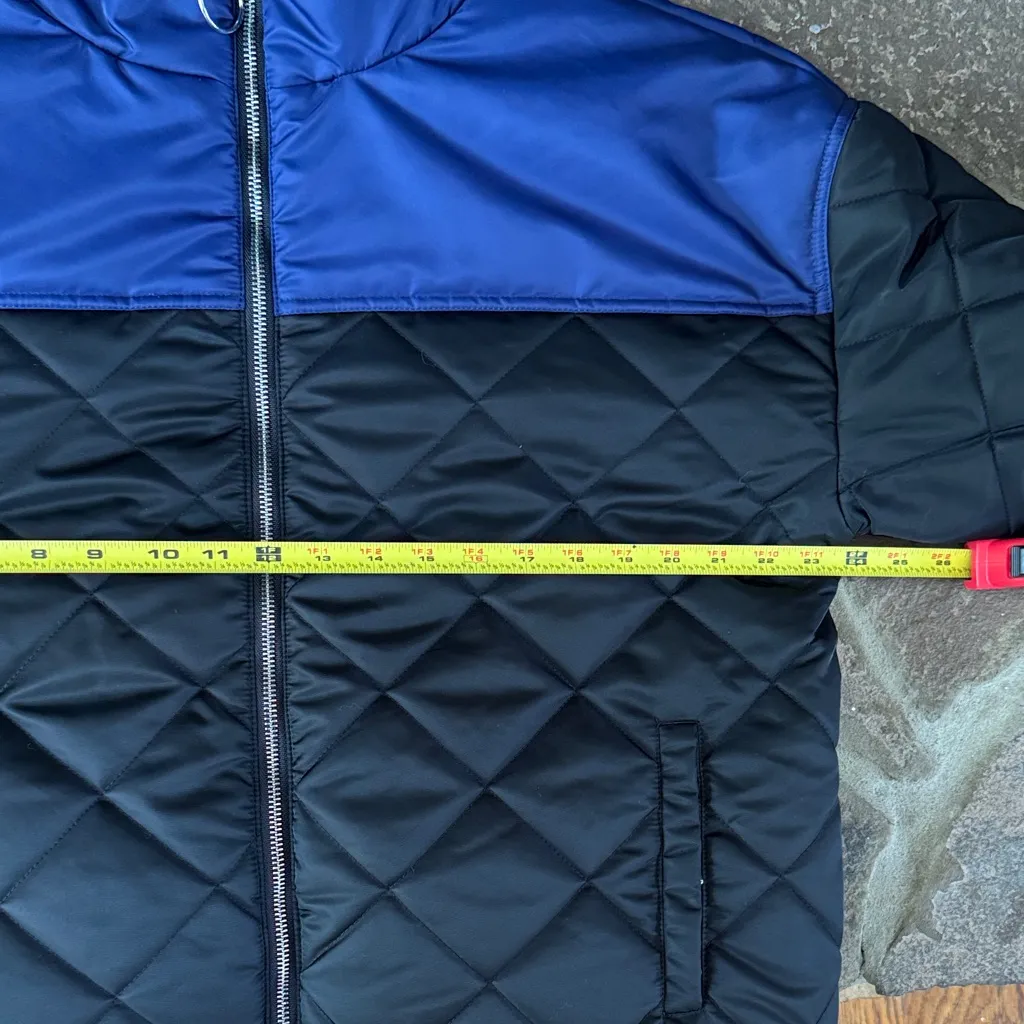 NWT WeWoreWhat Quilted Puffer Jacket - Black and Navy Blue colorblock ski - Image 5