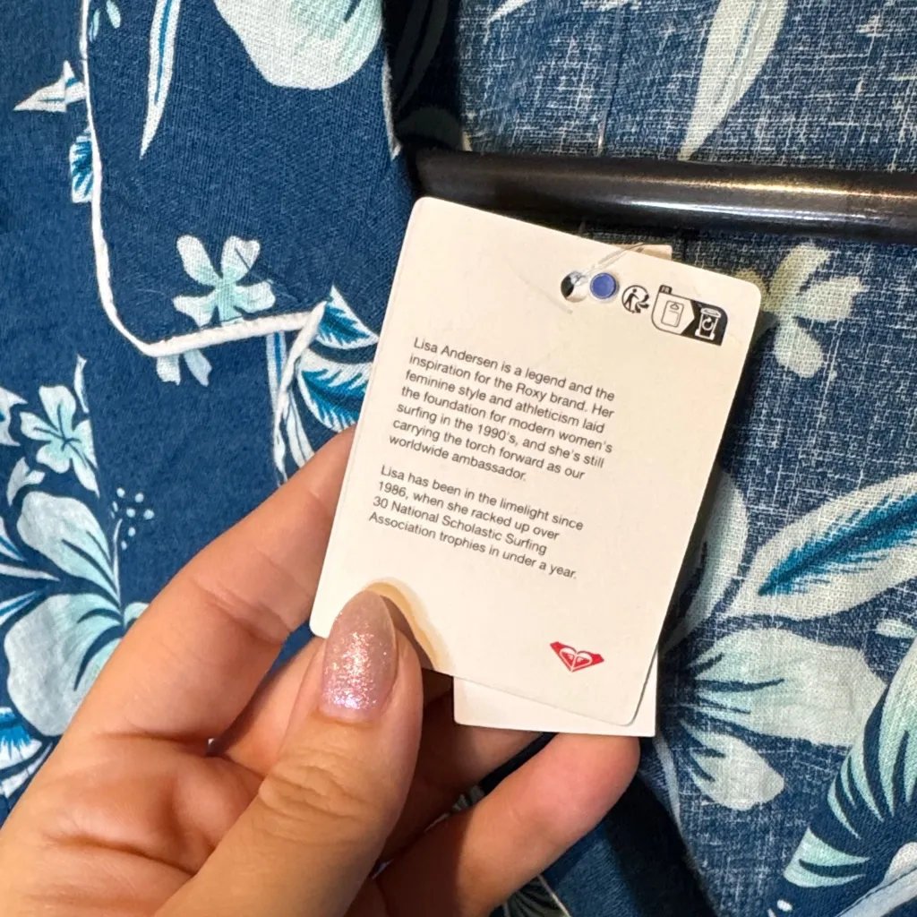 Roxy X Lisa Anderson Navy Floral womens Button Down Shirt NWT - Image 4