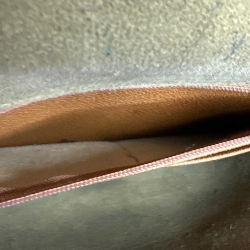 Vintage DOONEY & BOURKE Mushroom British Tan All Weather Leather Crossbody - Image 12