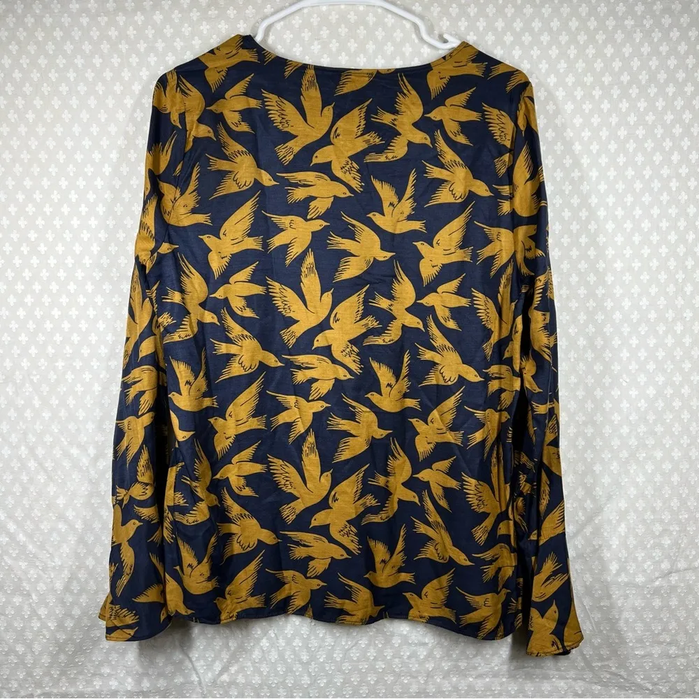 Boden Blue Gold Bird Print Silk‎ Blend Flutter Top Size 8 - Image 8