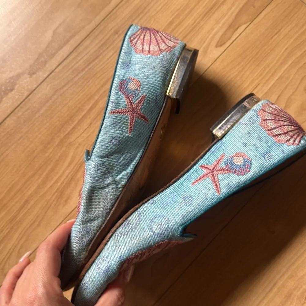 Elegant Shell Embroidered Loafers - Blue and Pink - Image 6