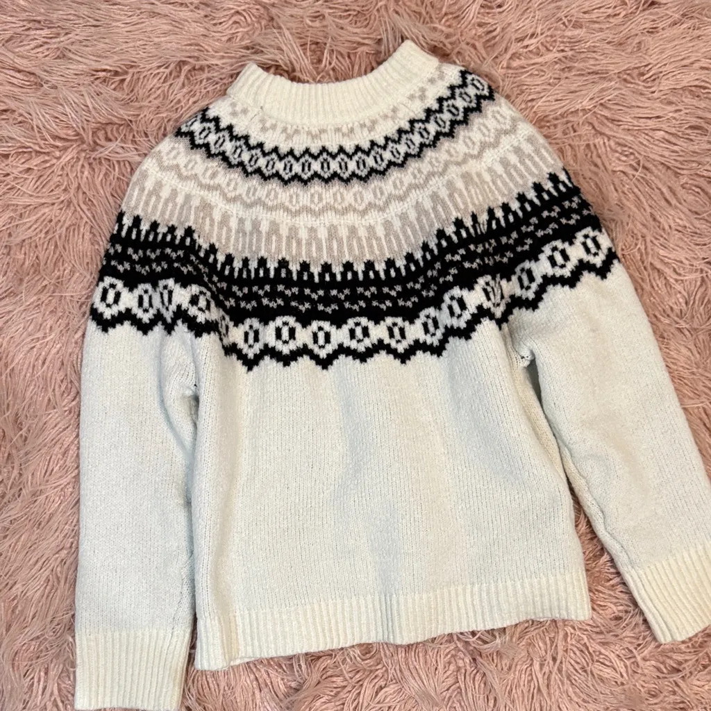 Universal Thread Black and Cream Patterned Turtleneck Sweater - Image 8