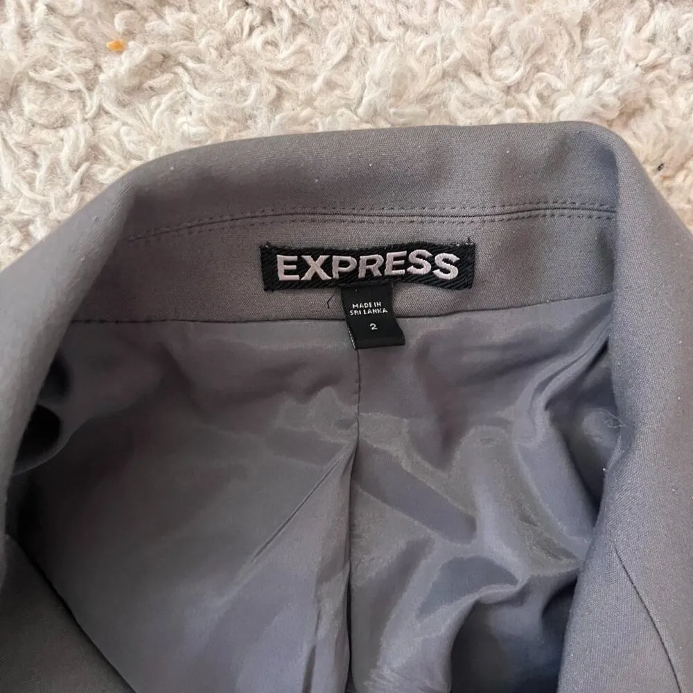 Express Women’s pant suit - Grey ( size 2R) - Image 3