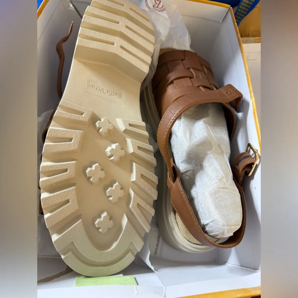 NEW Bella Vita Genuine Leather Loni Flat Lug Sole Fisherman Sandal 9.5WW $120 - Image 5