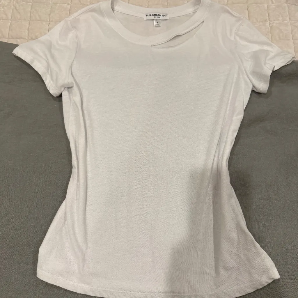 SUBURBAN RIOT Poppy Cutout T-Shirt - Image 2