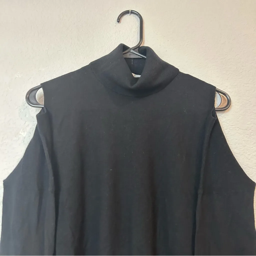 Vince 100% Merino Wool Split Shoulder Cut Out Turtleneck Sweater Black MEDIUM - Image 4