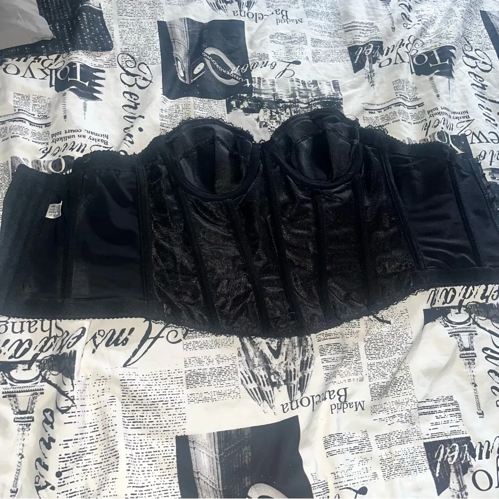 Black Tube Top with Colorful Graphic Design Size M - Image 4