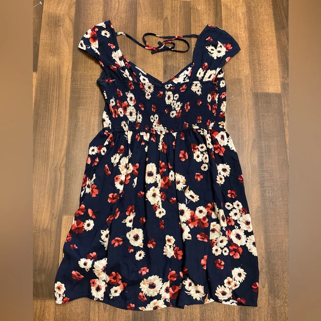 Hollister Blue 
Fit and Flare Midi Dress V-Neck Sleeveless - Image 10