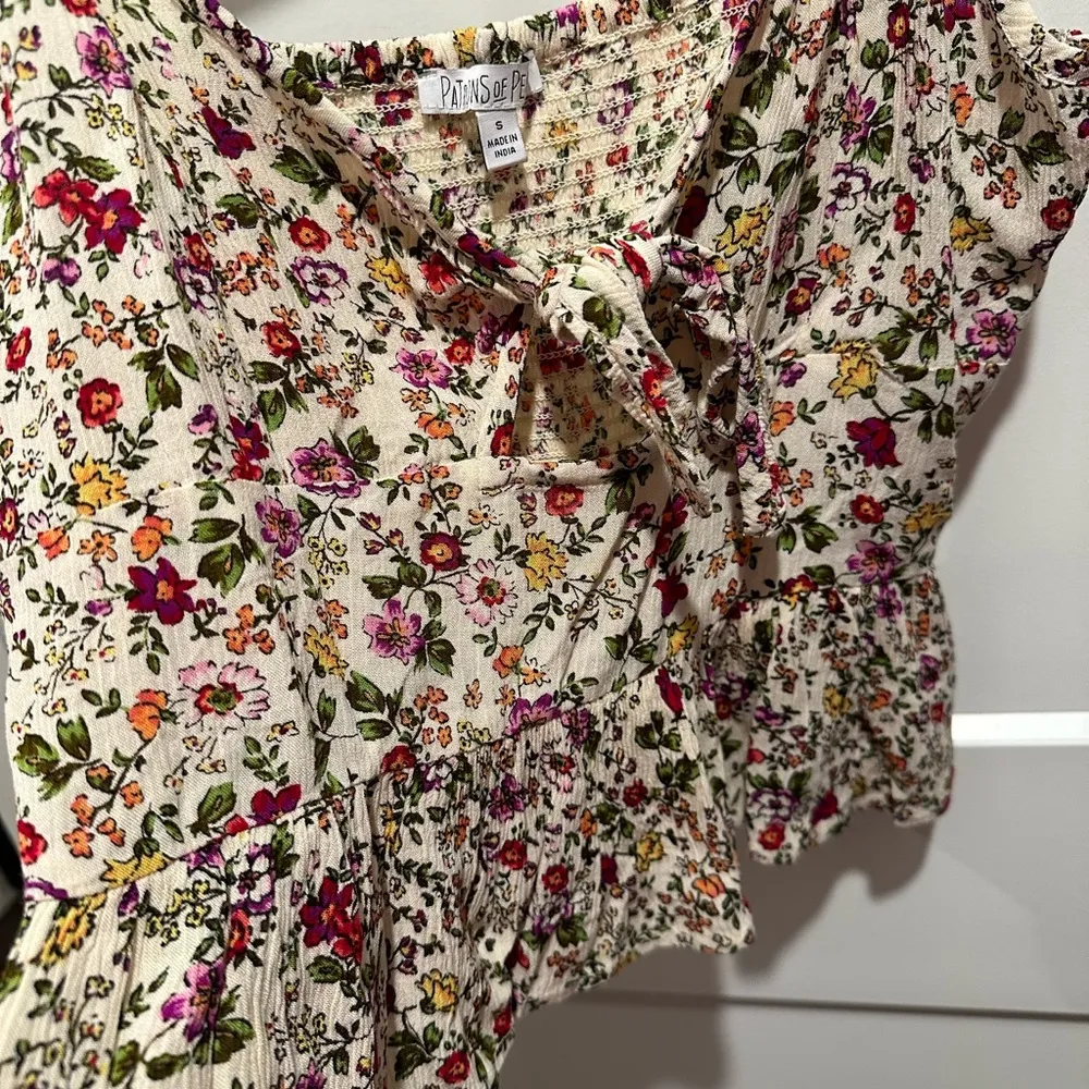 Women’s Patrons of Peace Cropped Babydoll Top Tie Front Detail Floral Size Small - Image 3