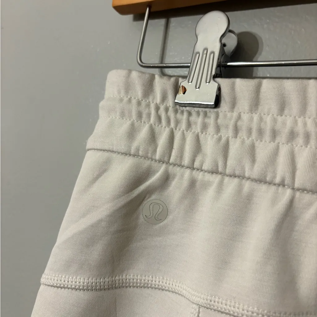 Lululemon Softstreme High-Rise Short 4” White Size 8 - Image 5