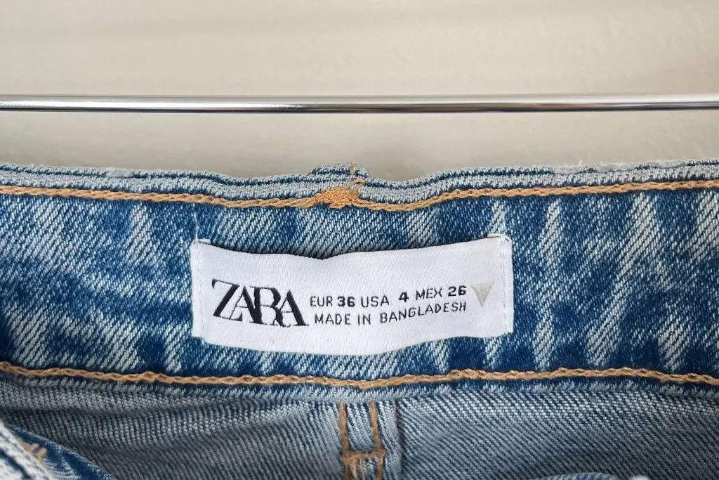 Hi Rise Denim Distressed Shorts Size 4 - Image 5