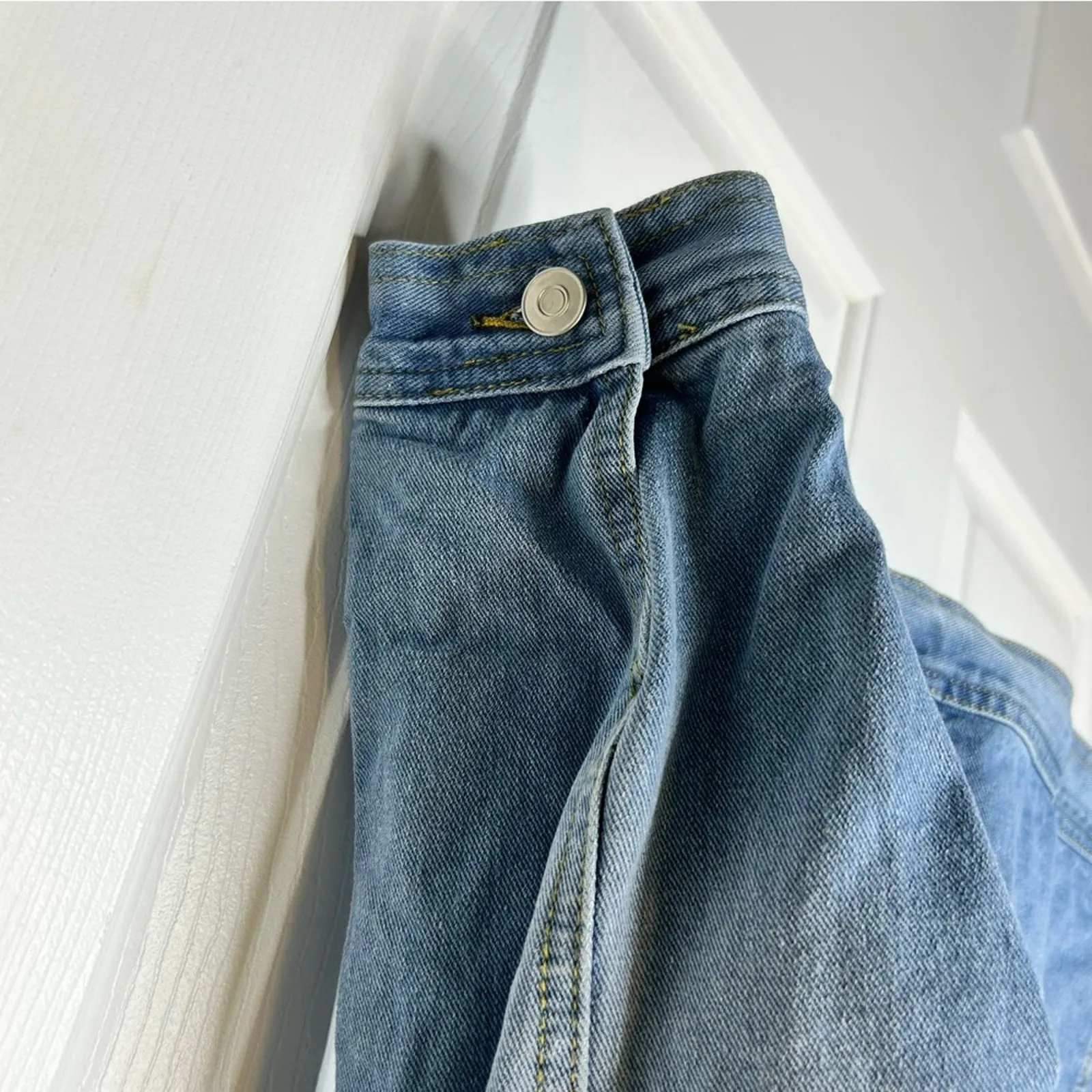 Forever 21 Denim Jean Jacket Floral Embroidered Frayed Hem‎ Oversized - Image 6