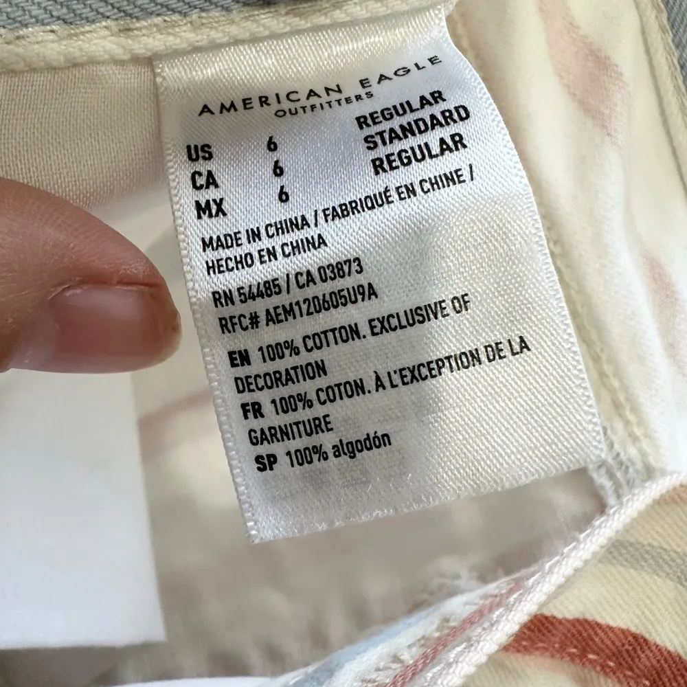 American Eagle Women's Multi Color Striped Mom Jean pastel colors size 6 - Image 4