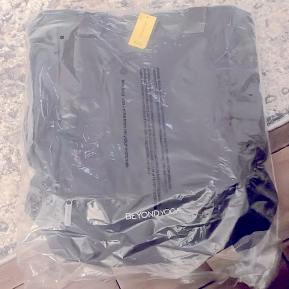 Beyond Yoga Convertible Gym Bag - Image 14