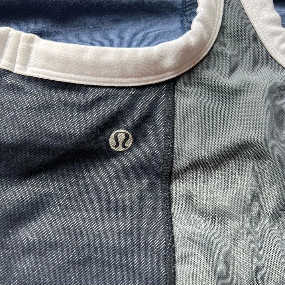 LuluLemon Tank Top Denim Look with White Trim Size 4 Racerback Built In … - Image 4