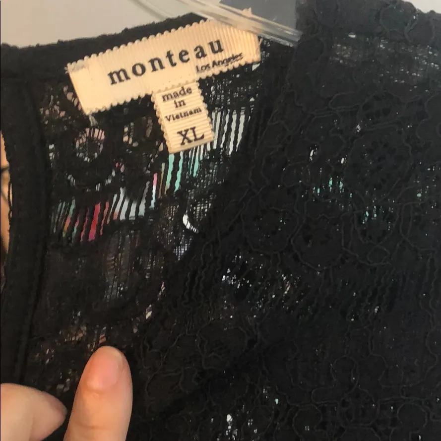 Monteau Black Lace Bell Sleeve Keyhole Neck Top‎ Womens XL Runs Small - Image 2