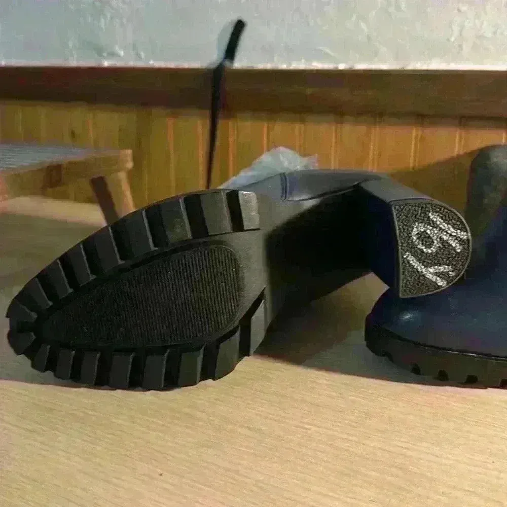 Shoedazzle Blue Faux Leather Chunky Sole High Heel Bootie w/ Ankle Chains - Image 5