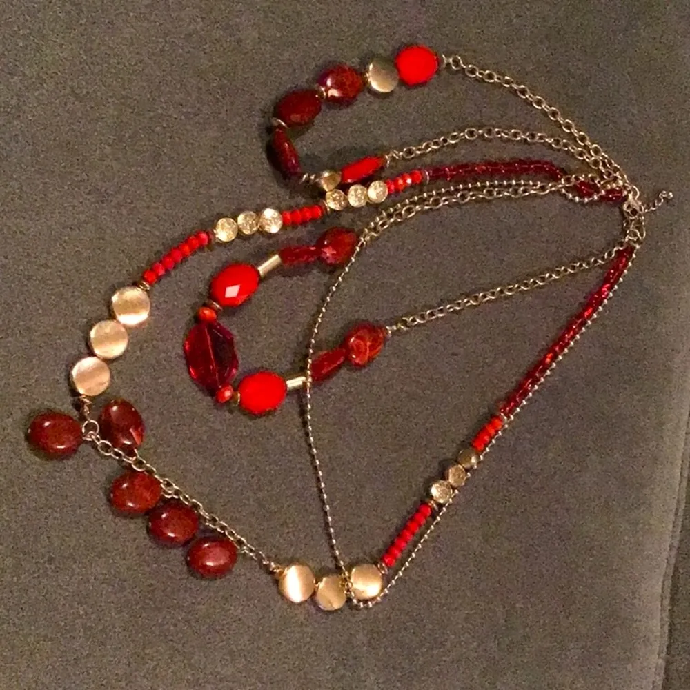 Mixed medium 4 strand statement necklace in red with gold accents - Image 6