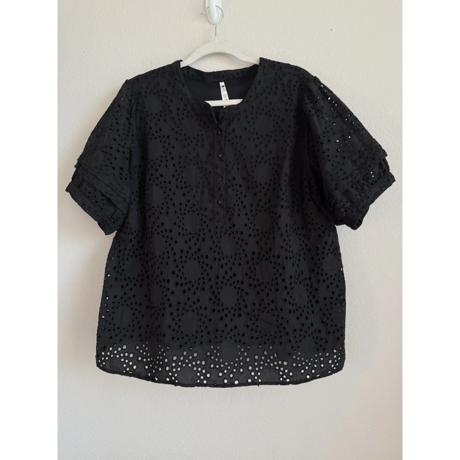 Leo & Nicole Women's Black Embroidered Eyelet Boho Blouse‎ Top Size 1X Lined - Image 7