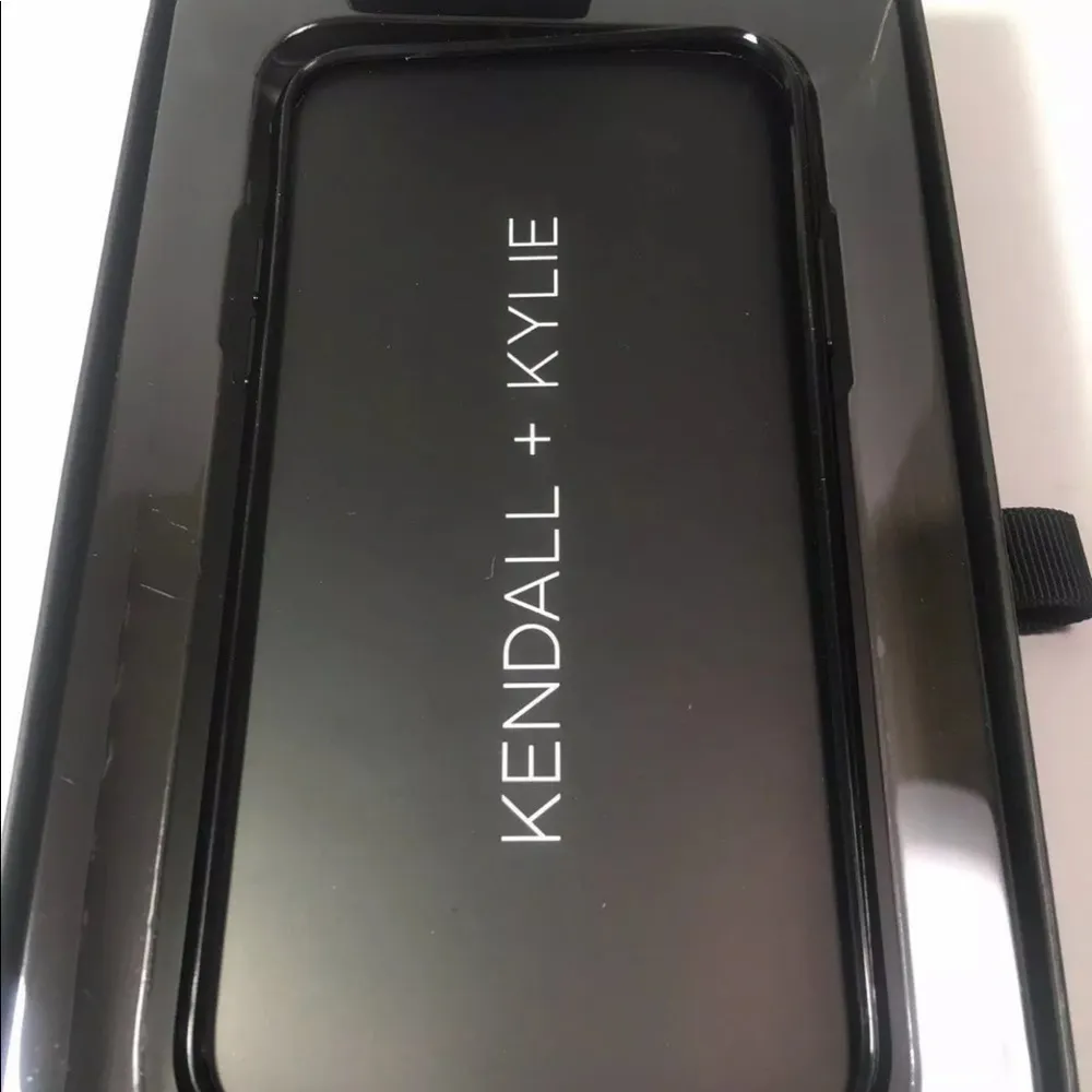 Kendall & Kylie Bounce With Me IPhone X Protective Case Black Matte Finish - Image 5