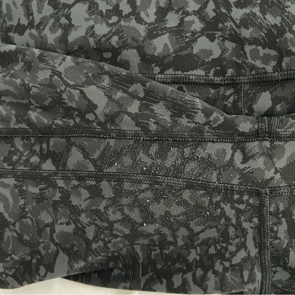 Lululemon Align Crop *21" Wild Thing Camo Deep Coal Multi 8 - Image 9