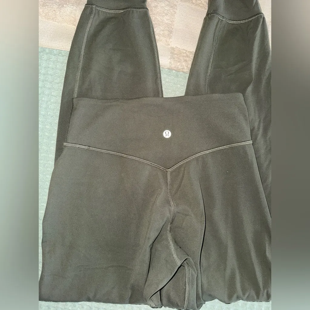 Lululemon Align High-Rise Jogger
Smoked Spruce
Size 4 - Image 5