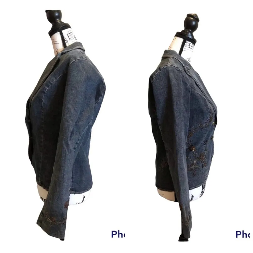 Casual Corner Blazer Denim Jean Jacket Blue Size 4 Embellished Bling vintage - Image 2