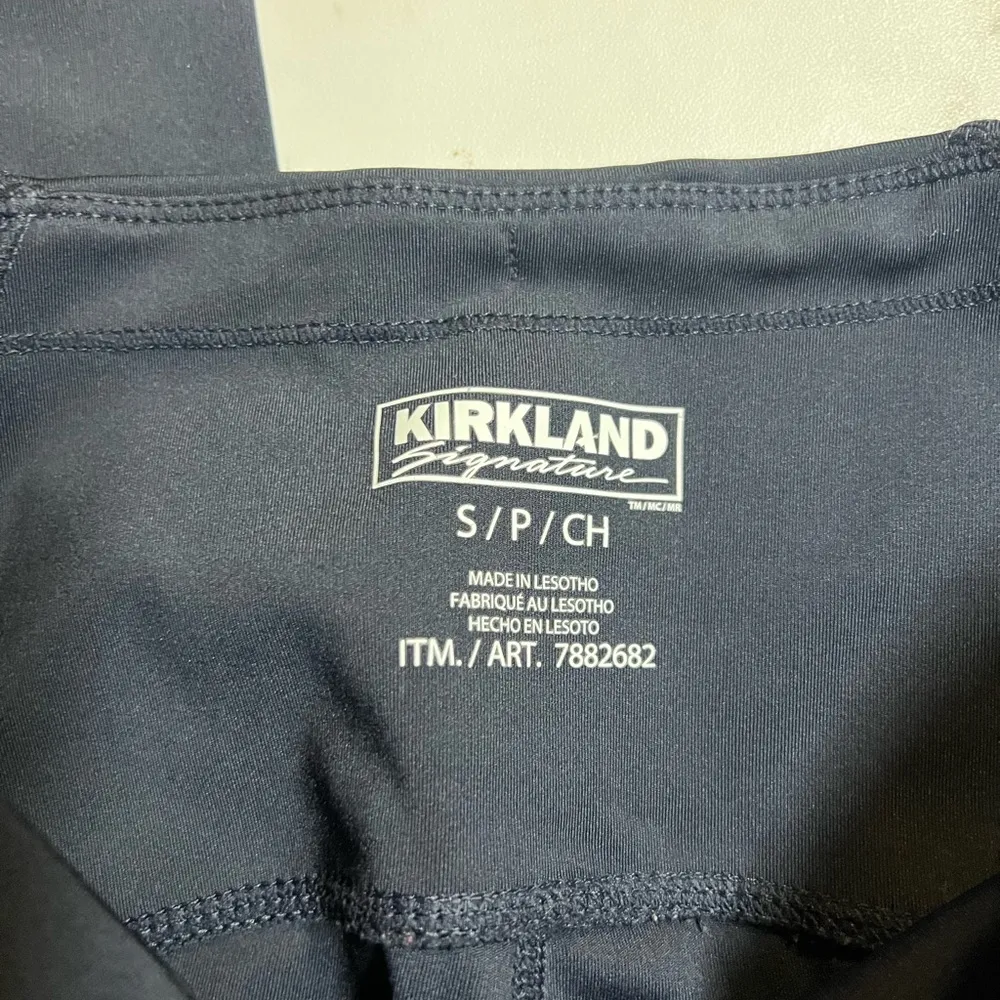 Navy Capri Leggings - Image 3